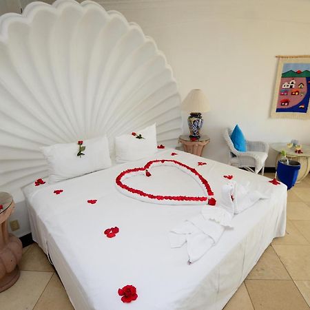 Dolphin Cove Inn 曼萨尼约 外观 照片