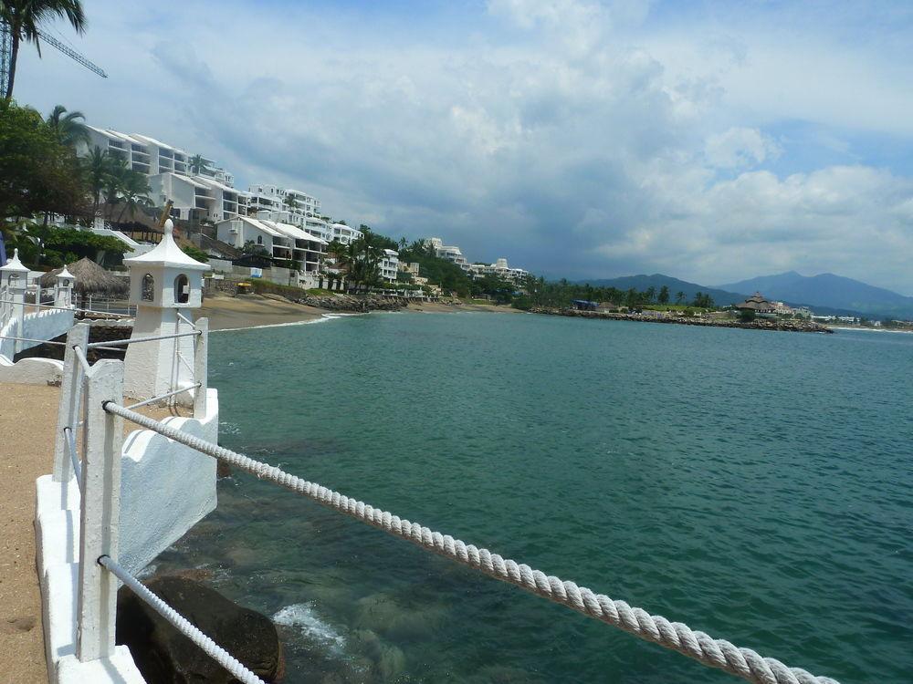 Dolphin Cove Inn 曼萨尼约 外观 照片