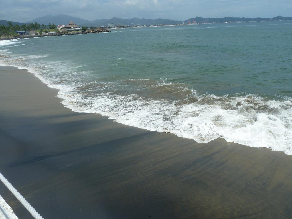Dolphin Cove Inn 曼萨尼约 外观 照片