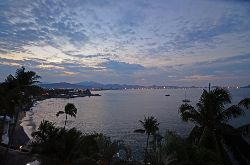 Dolphin Cove Inn 曼萨尼约 外观 照片