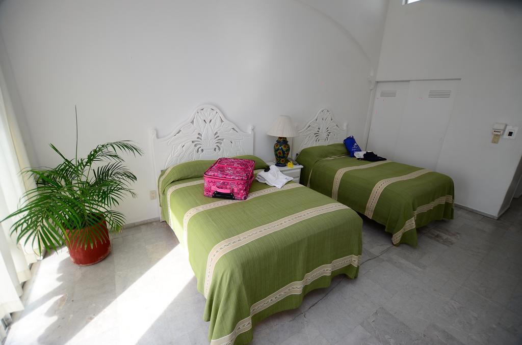 Dolphin Cove Inn 曼萨尼约 外观 照片