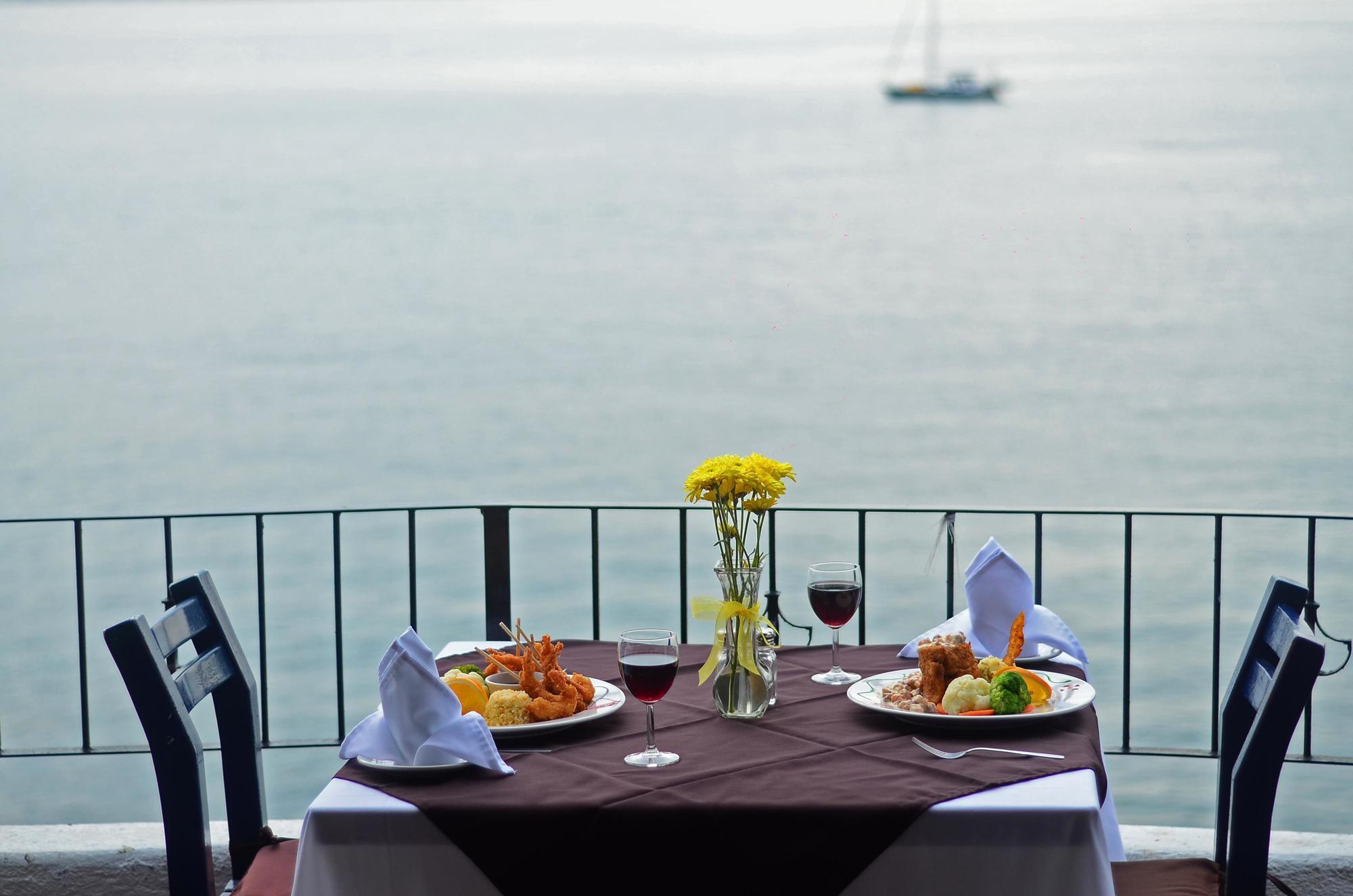 Dolphin Cove Inn 曼萨尼约 外观 照片