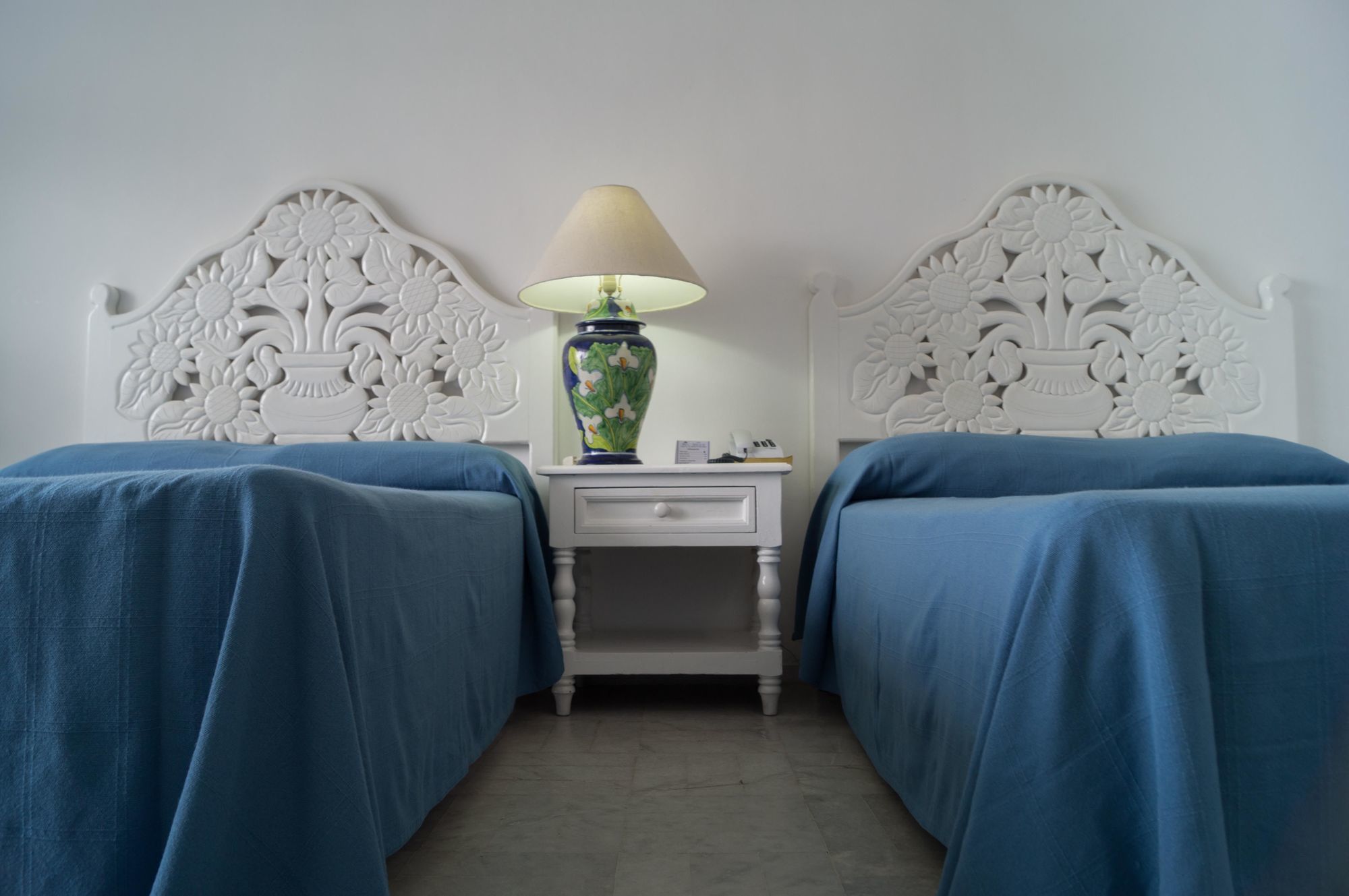 Dolphin Cove Inn 曼萨尼约 外观 照片